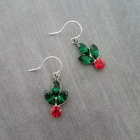 Pendientes Holly Berry, pendiente de acebo de cristal, pendiente de Navidad, pendiente de acebo, glamour navideño, regalos navideños vintage de pendientes de Navidad para ella